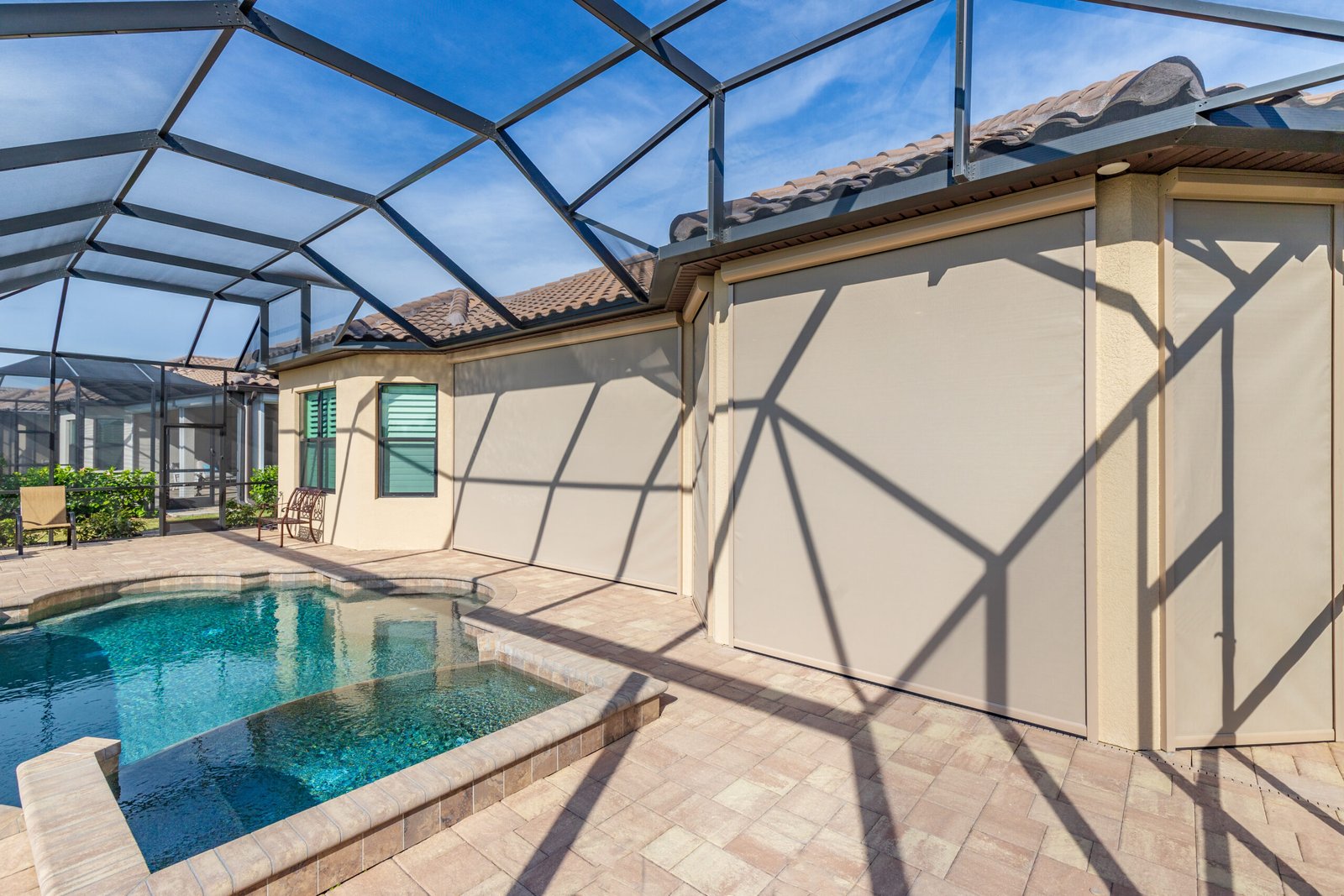 Motorized privacy screens on lanai